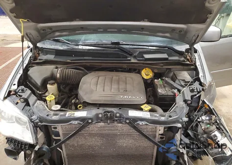 2015 Dodge Grand Caravan Sxt z USA, uszkodzony, nr VIN 2C4RDGCG5FR557000